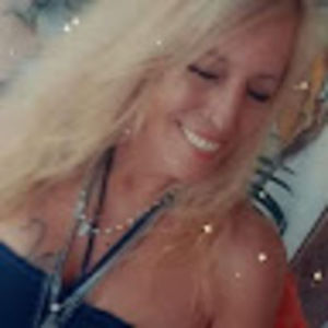 Meet your Posher, Carrie